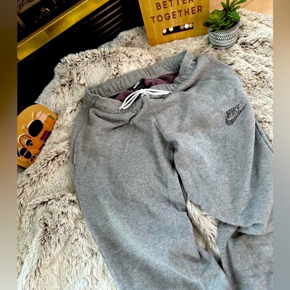 Men’s Nike Joggers - Large